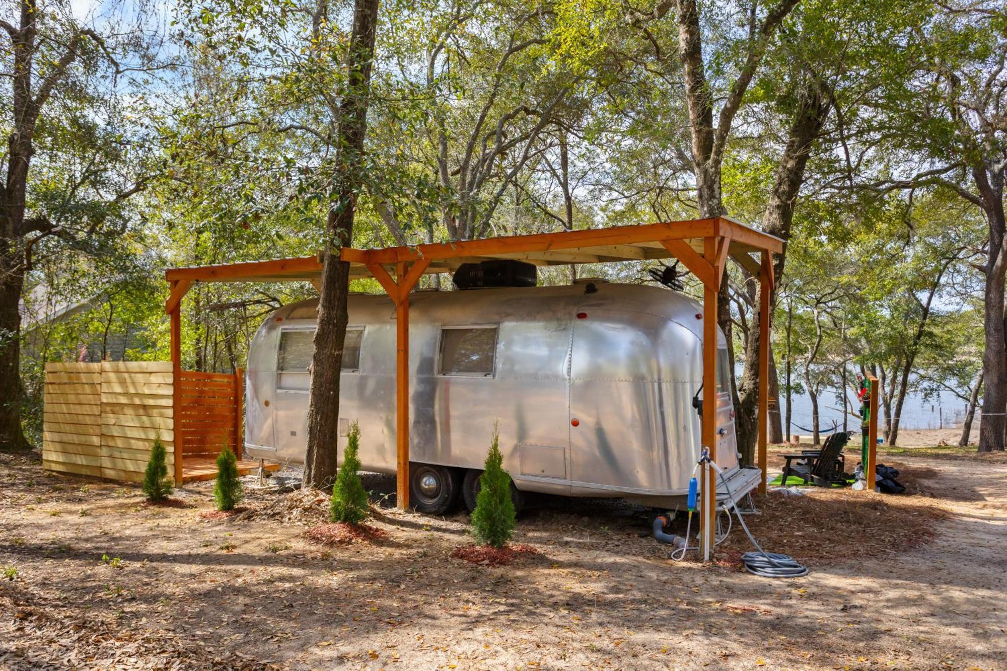 Serene Life Retreat Chipley Exterior photo