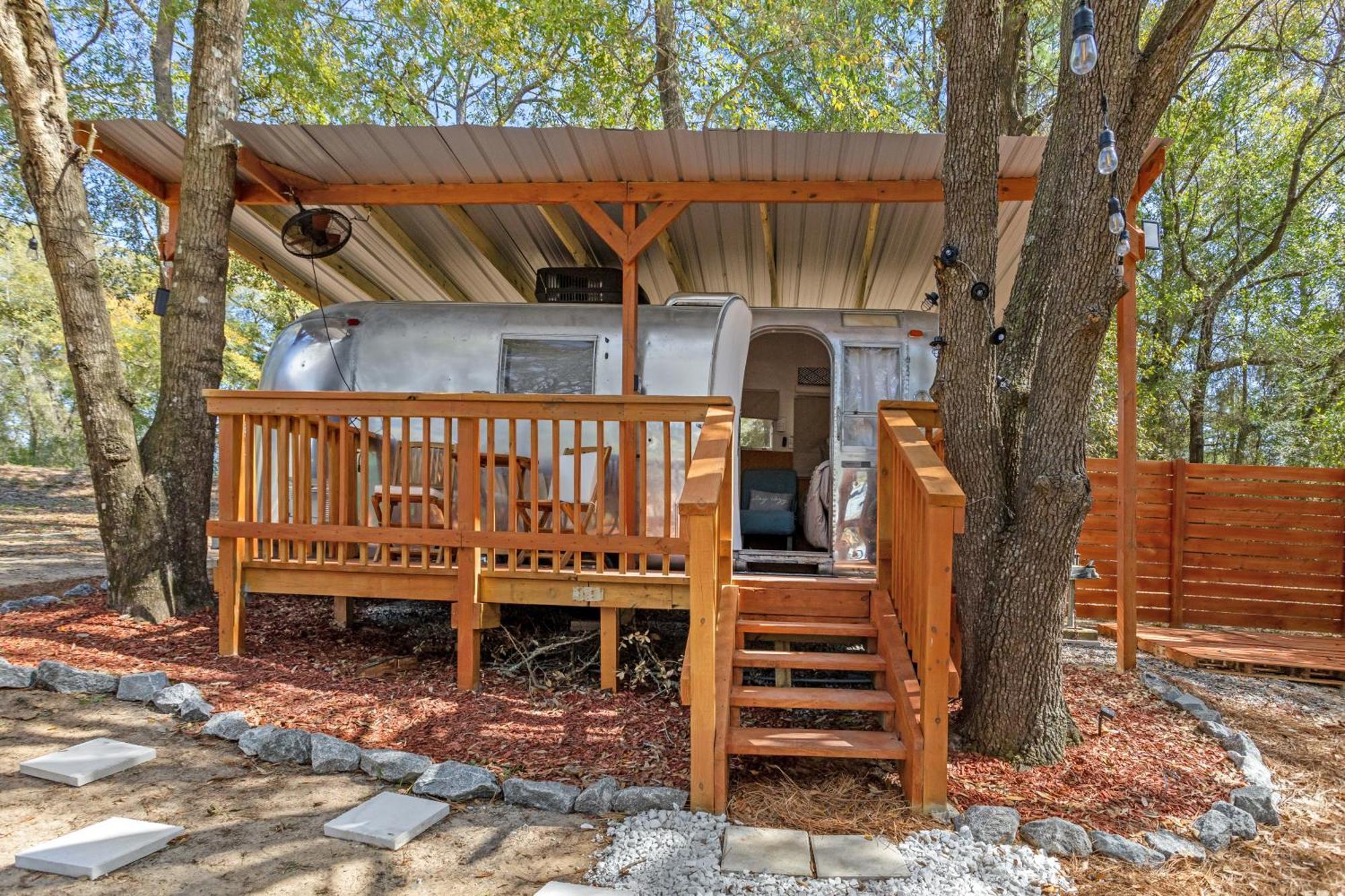 Serene Life Retreat Chipley Exterior photo